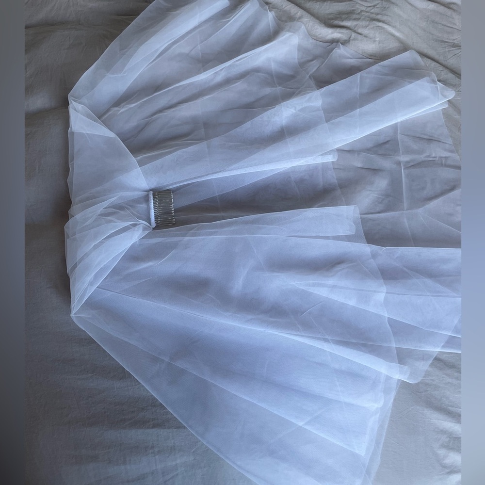 White Fingertip Wedding Veil with Blusher - Picture 10 of 10